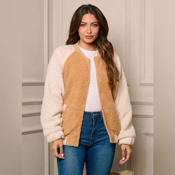 Mandalay and Company Jackets & Blazers - Off Duty Season Sherpa Colorblock Jacket